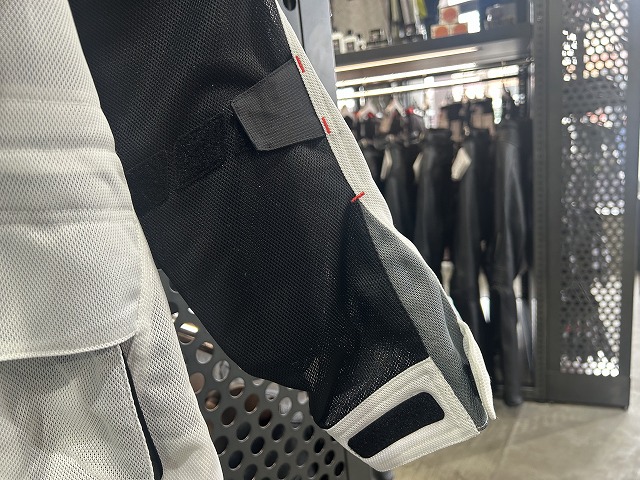 フルメッシュロングジャケット＆テーパードボトムス入荷