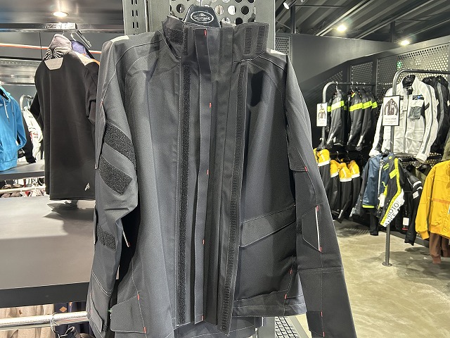 レインスーツ入荷しました！：KUSHITANI 三鷹店 | KUSHITANI 三鷹店