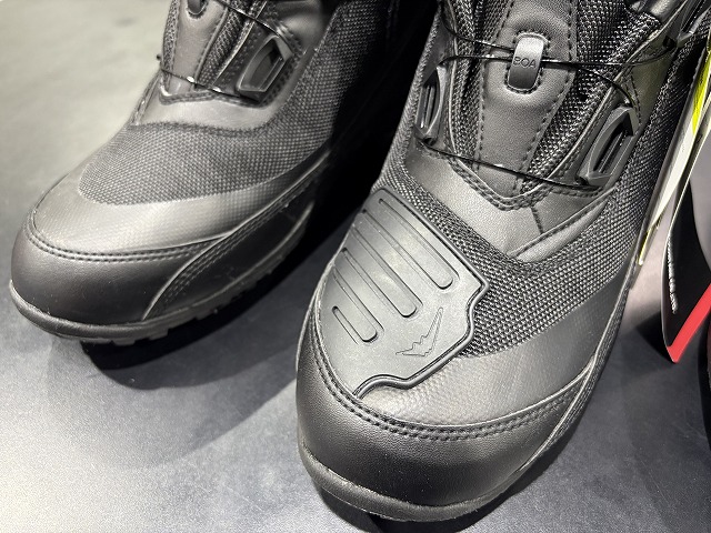 便利です、アドーネシューズ：KUSHITANI 三鷹店 | KUSHITANI 三鷹店