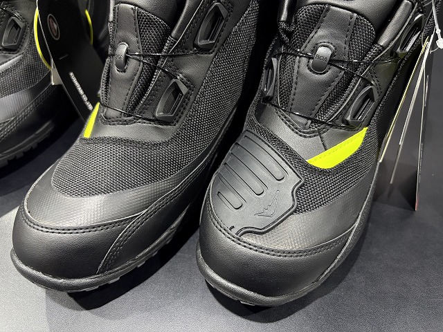 便利です、アドーネシューズ：KUSHITANI 三鷹店 | KUSHITANI 三鷹店