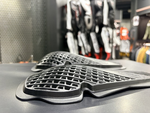 クシタニ リアルダウンインナー【Ｌ】　　 ※肩肘CEプロテクター付属 Thin CE プロテクター（肩・肘）NEWモデル入荷：KUSHITANI 三鷹店