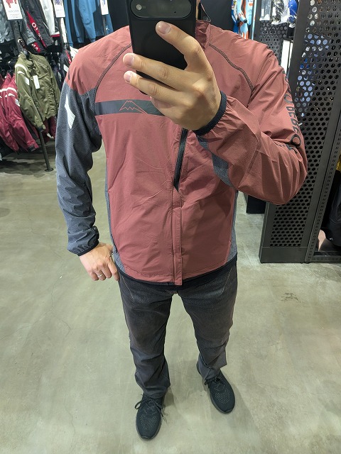 ウインドブレーカーのサイズ感について：KUSHITANI三鷹店 | KUSHITANI