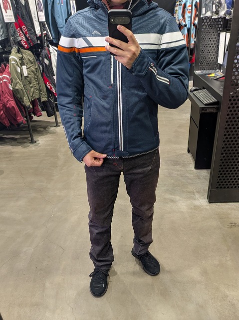 ウインドブレーカーのサイズ感について：KUSHITANI三鷹店 | KUSHITANI