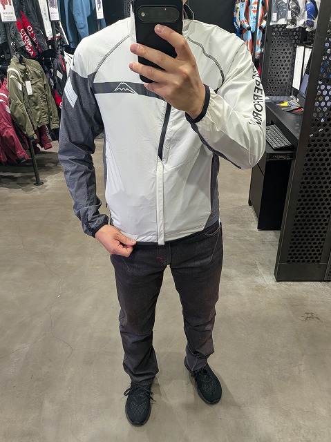 ウインドブレーカーのサイズ感について：KUSHITANI三鷹店 | KUSHITANI