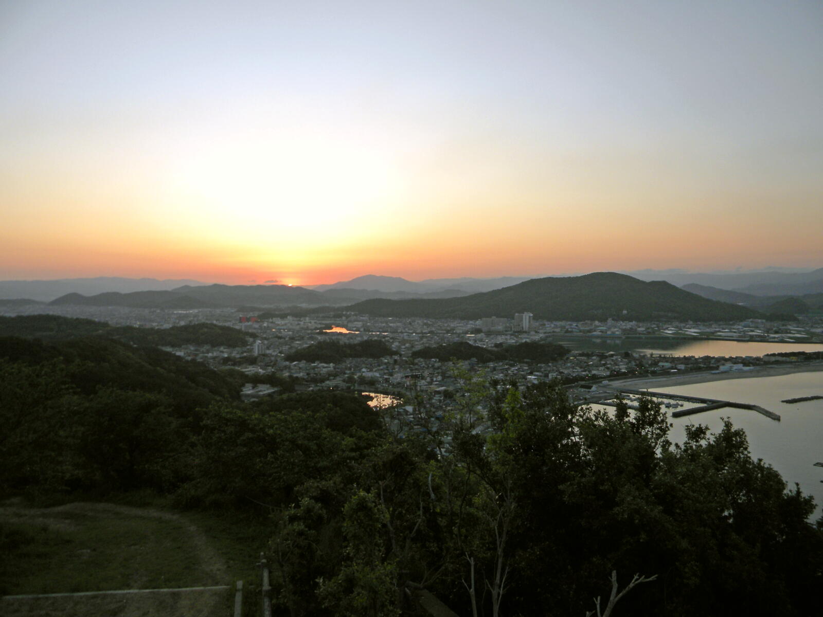 日の出を見に行きました。 | 和歌の浦万葉薪能の会