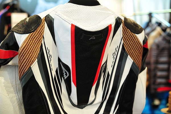 2011 NEW Racing Suits 入荷しました！：KUSHITANI 江東店