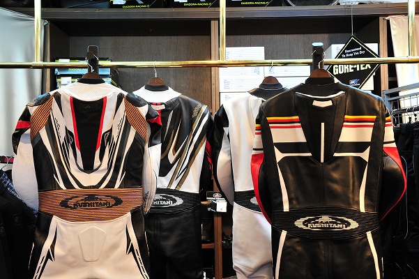 2011 NEW Racing Suits 入荷しました！：KUSHITANI 江東店