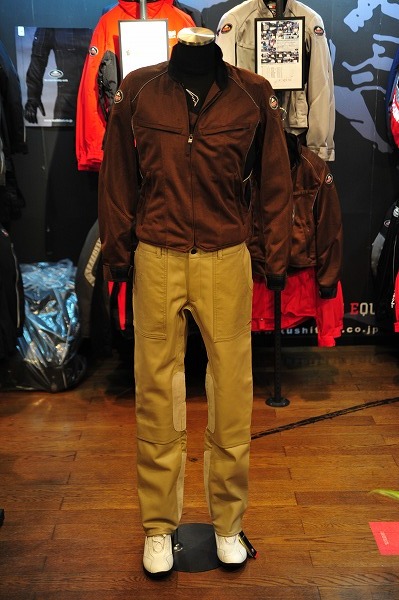 クシタニ　K-1055 レザー&コットンハイブリッド/メソッドパンツ/LL スモーキーベージュ K-1055 METHOD PANTS K-2870 サイドフルオープンオーバーパンツ クシタニ｜KUSHITANI