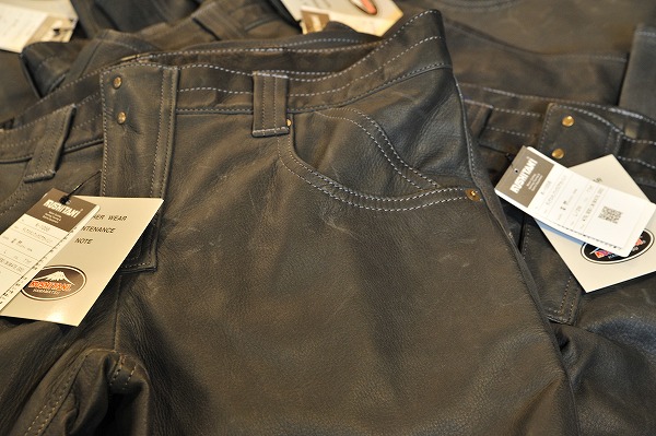 お*ん様 クシタニ　kushitani 鹿革　ディアスキン　レディースレザーパン 久しぶりのニューレザーパンツ 入荷です：KUSHITANI 江東店