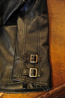 クシタニ　レザージャケット　革ジャン　カラーカスタム品　LL クシタニの新型レザージャケット速報！軽くて動きやすい革ジャン3選