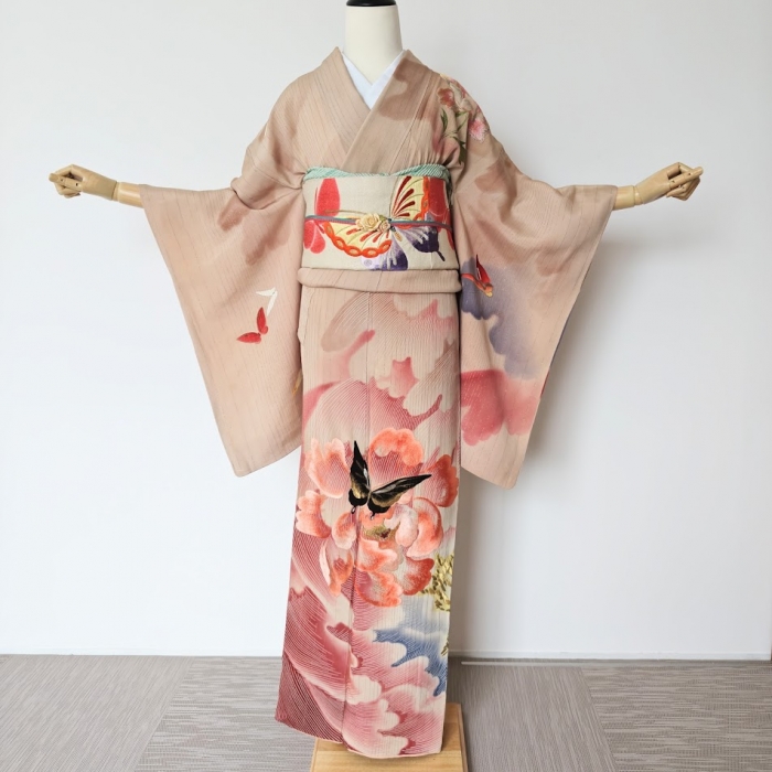 大阪ロマデパ販売予定商品 金通し地牡丹と蝶の逸品訪問着＆蝶の刺繍 