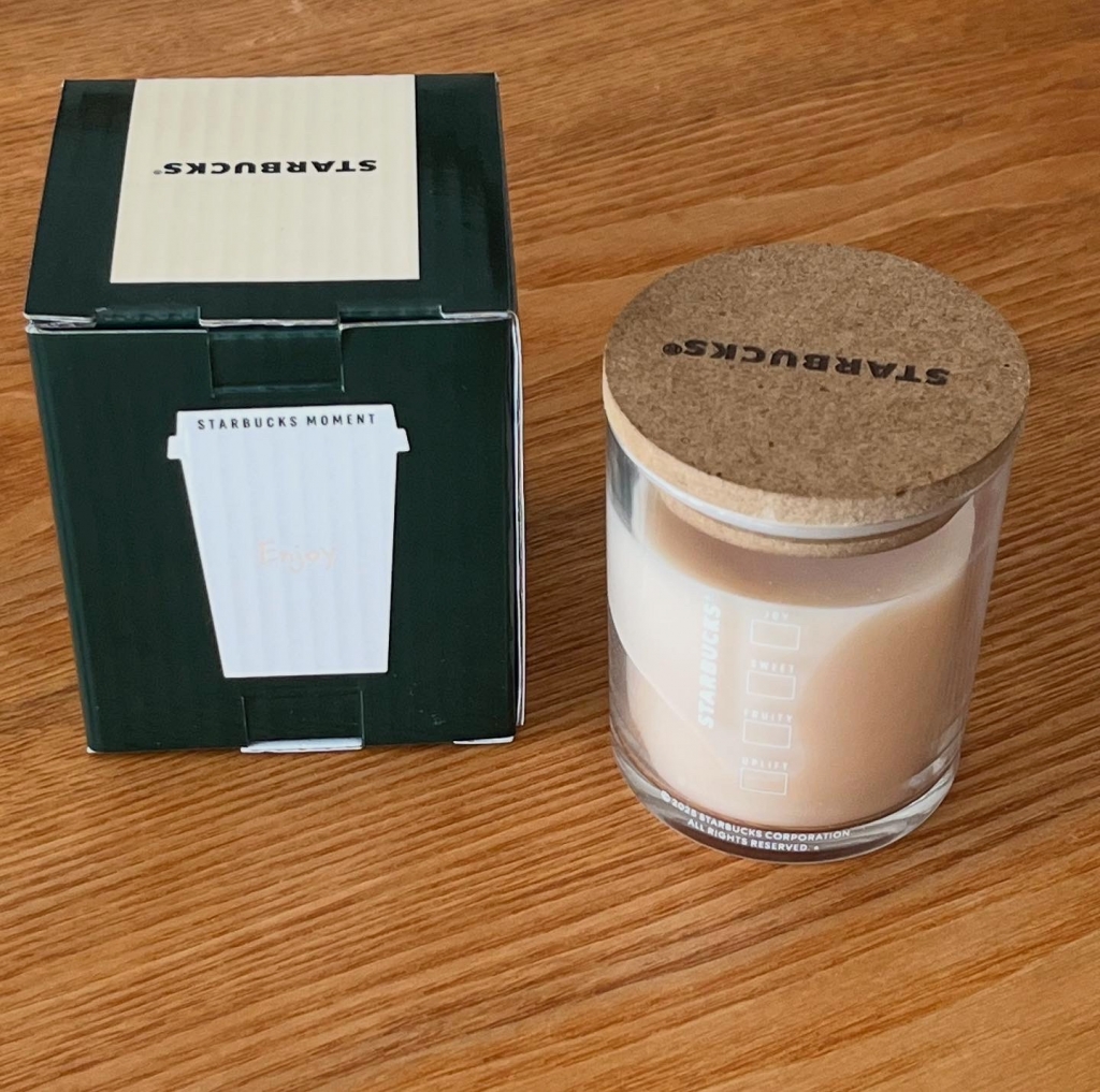 スターバックスのジョイフルメドレー＆キャンドル。 | すばらしい日々。