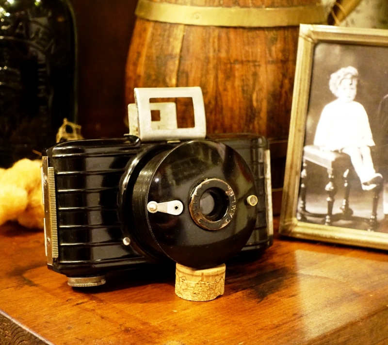 1936~42 KODAK Bullet Art Deco Style Bakelite Camera, Designed by