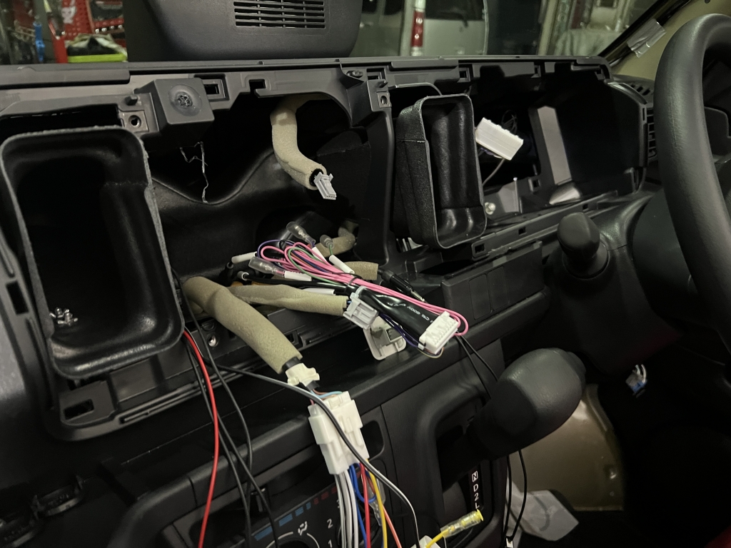 ダイハツ ハイゼットデッキバンに、エアロパーツやドライブレコーダー他多数、取付け致しました。 | KAK MOTORS official blog
