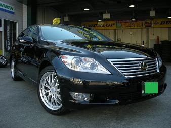 LS460後期のタクシーにWORK.HS202の19インチを