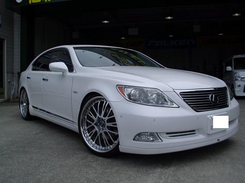 LS460前期にSKPフルエアロ＆ボッティチェッリの22インチを