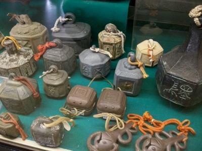 駅鈴 | 鈴を振りふり