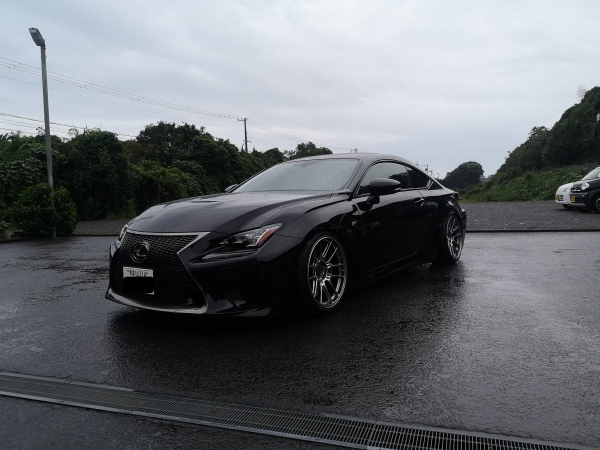 レクサスRC-F MEGAN RACING フロントアッパーアーム 装着