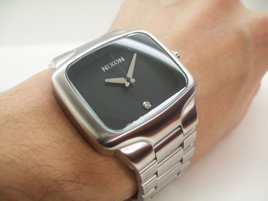 大幅値下げしました！ NIXON 51-30 CHRONO メンズ時計 ☆NIXONから新作の時計＆オススメ時計☆ | DISSIDENTブログ