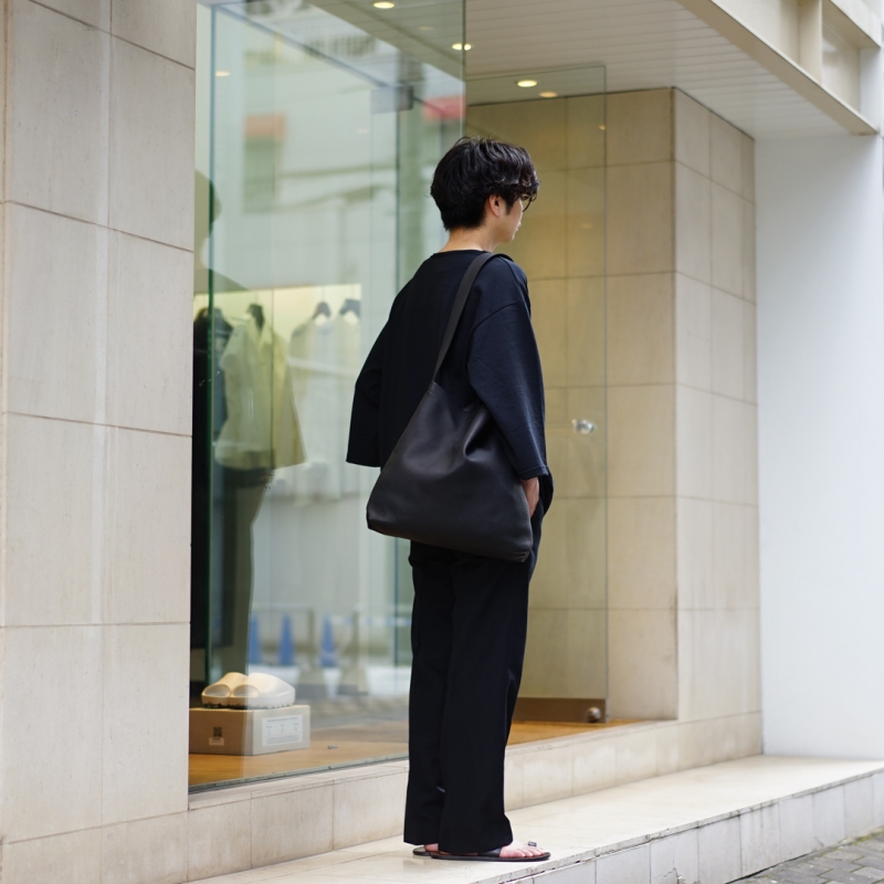 Aeta(アエタ) 24SS Collectionの新作、Double Faced Shoulder Tote M(DA53)/Blackのご紹介です。  | BALUCA JOURNAL