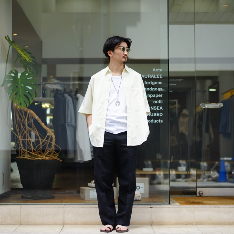 AURALEE(オーラリー) 24SS Collectionの新作、Washed Finx Twill Big Half Sleeved Shirt(A24SS03TN)のご紹介です。  | BALUCA JOURNAL