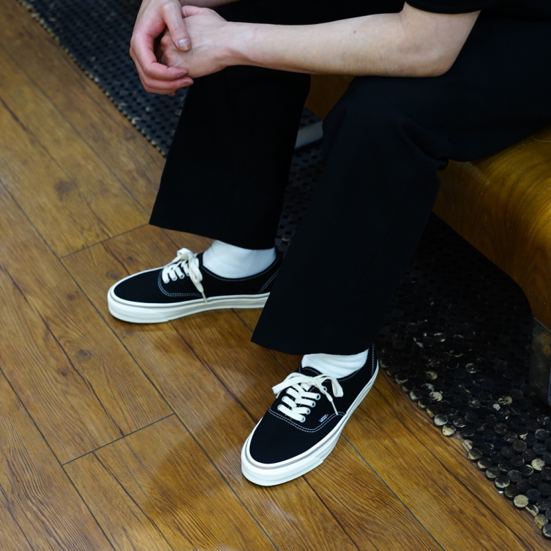 人気★VANS MTE Authentic Reissue 44/オーセンティック★UNISEX Vans MTE Authentic Reissue 44 'Black White' VN000CT71KP1