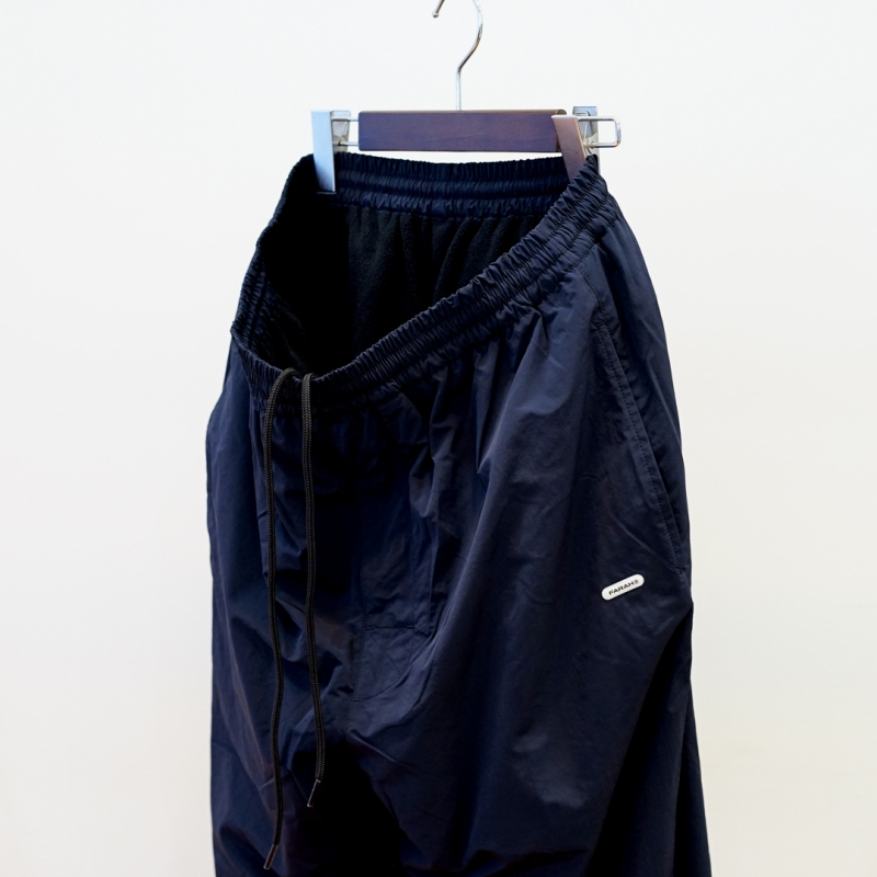 FARAH (ファーラー)の新昨、Nylon Jogger Pants/Blackのご紹介です