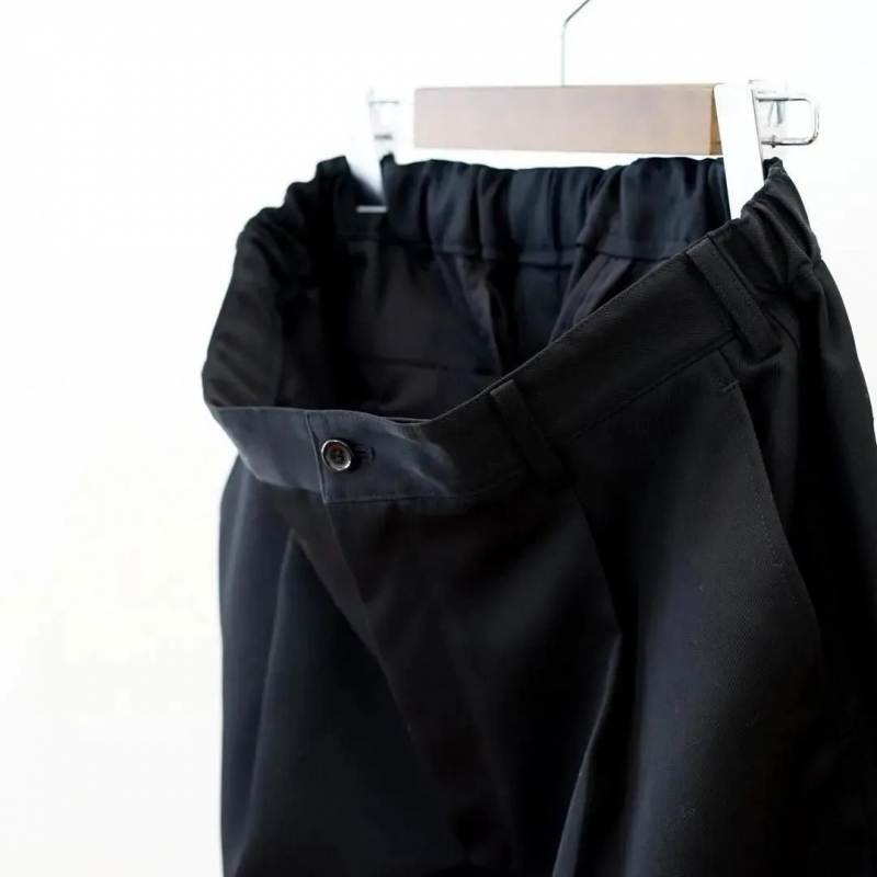 Graphpaper (グラフペーパー) の新作、Scale Off Wool Wide Tapered