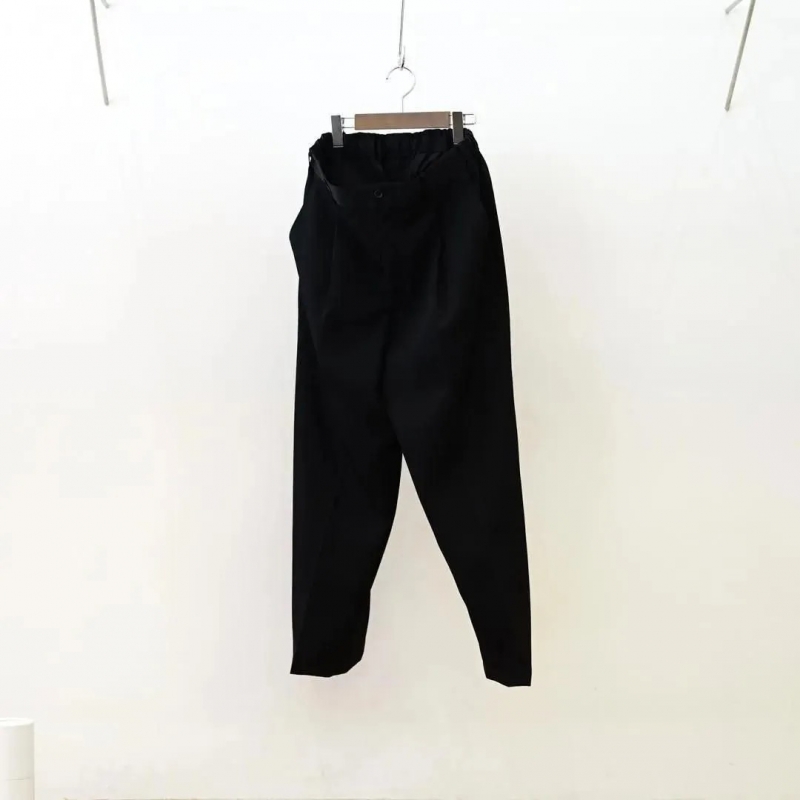 Graphpaper (グラフペーパー) の新作、Scale Off Wool Wide Tapered