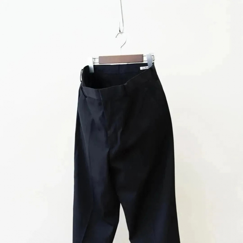 AURALEE (オーラリー) の新作、Light Wool Max Gabardine Slacks