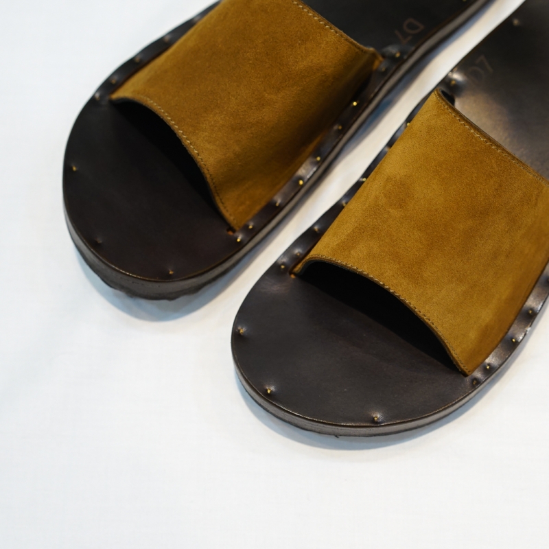 Jutta Neumann (ユッタ ニューマン) 26SS Collectionの新作、SIMONE W