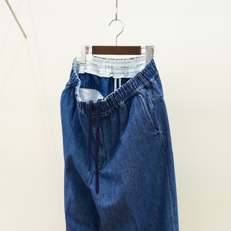 FARAH (ファーラー)の新作、Easy Wide Tapered Pants/Bleachのご紹介