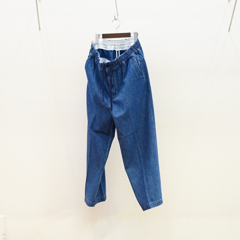 FARAH (ファーラー)の新作、Easy Wide Tapered Pants/Bleachのご紹介