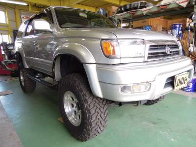 185サーフのフェンダーモール取付けです | 4WD・四駆カスタム