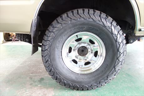 ランクル60のタイヤ交換 | 4WD・四駆カスタム シューエイの毎日