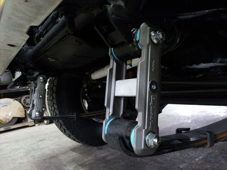 ランクル77のシャックル | 4WD・四駆カスタム シューエイの毎日