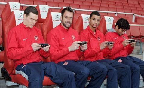 Arsenal_bench.jpg