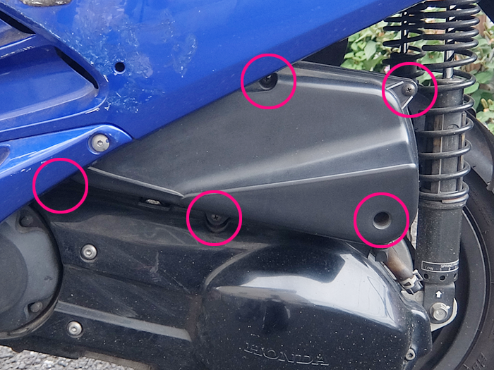 フォルツァmf06交換有り フォルツァX MF06 エアクリーナー交換 | あんぐるエフ