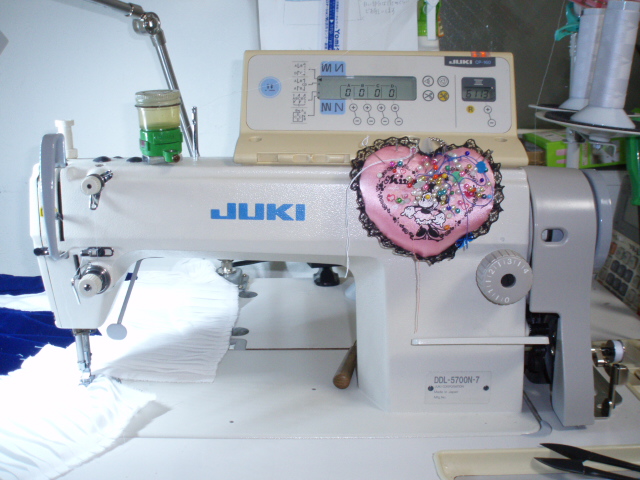 JUKI 中古工業用ミシン DDL-5700N-7の納品 | 洋裁教室 ボビンズ倶楽部BLOG