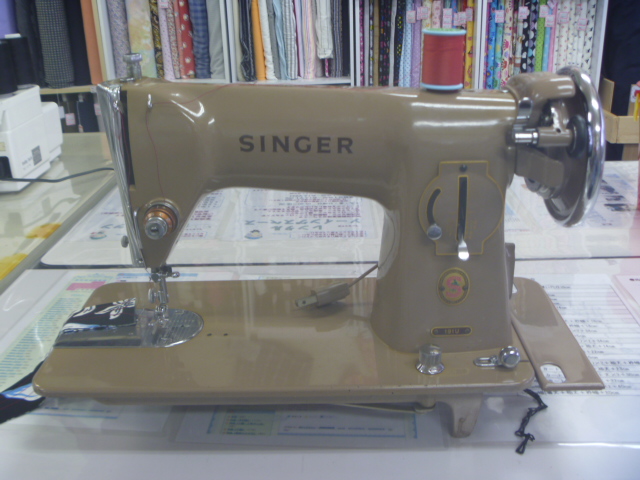 シンガー 足踏みミシン 191Uの糸のかけ方 | 洋裁教室 ボビンズ シンガー 足踏みミシン 191Uの糸のかけ方 | 洋裁教室 ボビンズ