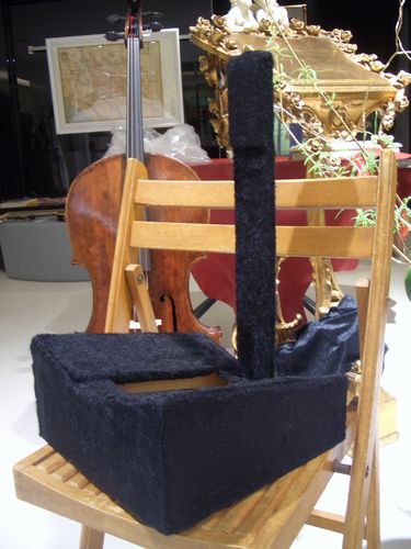 チェロ スタンド | 福岡の弦楽器店 BOTTEGA SERPENTUVA