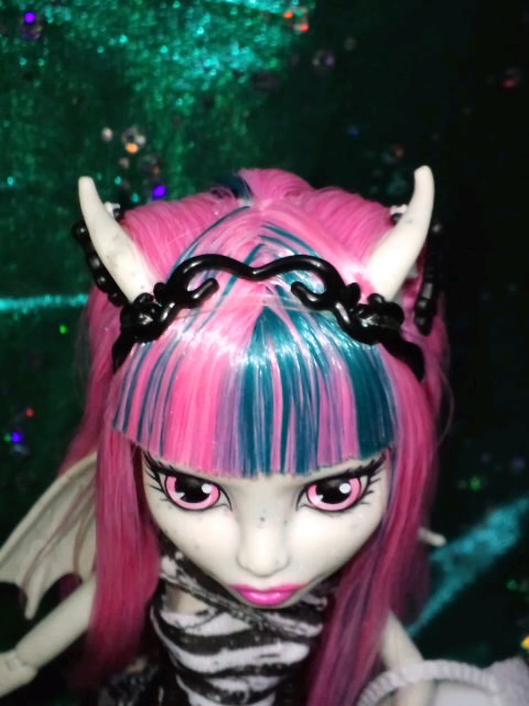 ぼんじゅ～る、ろしぇ～る、もなむ～。Monster high new doll Rochelle