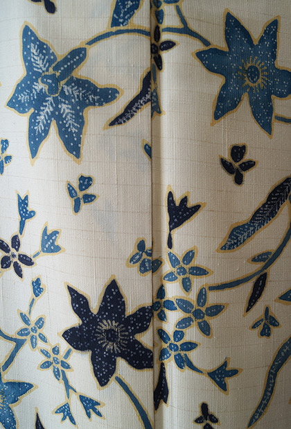 予告】2024年4月11日金曜日① 青柳ROYAL BATIKオフホワイト唐花文紬 と 