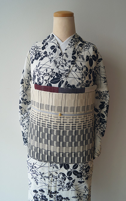 浴衣　綿紅梅　白黒モノトーン　✨未使用品✨　広衿手縫い仕立て 浴衣綿紅梅白黒モノトーン✨未使用品✨広衿手縫い仕立て