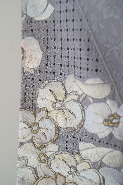 予告】2024年11月25日月曜日① 山口美術織物・灰青色刺繍文附 予告】2024年11月25日月曜日① 山口美術織物・灰青色刺繍文附
