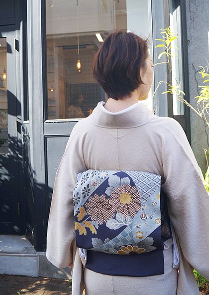 予告】2025年1月18日土曜日① 薄卵色絞りに刺繍吉祥花文附下げ 予告】2025年1月18日土曜日① 薄卵色絞りに刺繍吉祥花文附下げ