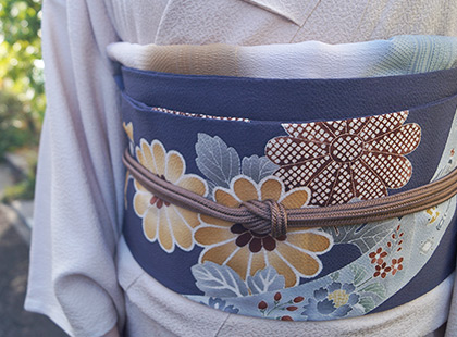 予告】2025年1月18日土曜日① 薄卵色絞りに刺繍吉祥花文附下げ 予告】2025年1月18日土曜日① 薄卵色絞りに刺繍吉祥花文附下げ