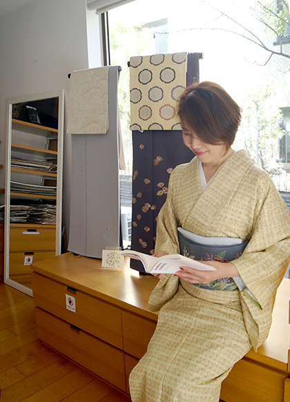 予告】2025年3月8日土曜日① グリーンイエロー系横段に縫い絞り 予告】2025年3月8日土曜日① グリーンイエロー系横段に縫い絞り