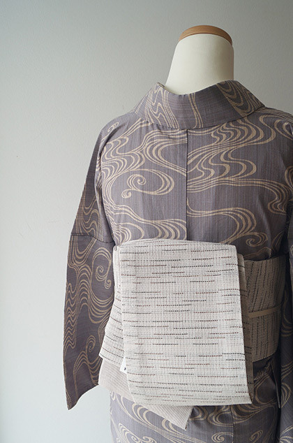 予告】2025年8月8日金曜日① 竺仙製・煤色×砂色 奥州小紋 観世水