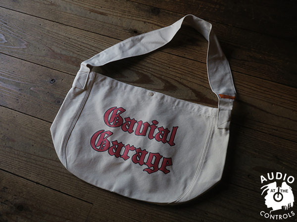 NEWS PAPER BAG “OLD ENGLISH” | AUDIO BLOG NEWS PAPER BAG “OLD ENGLISH” | AUDIO BLOG